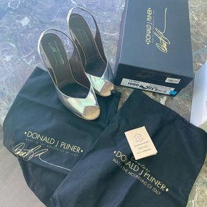 Donald J Pliner size 8 silver/natural-silver